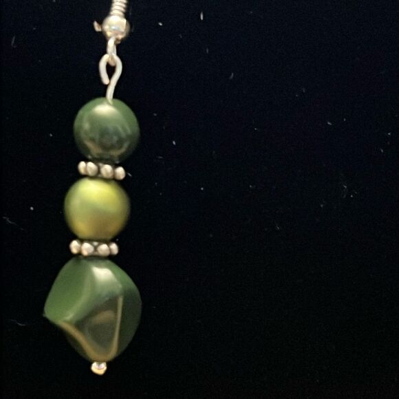 Handcrafted silver tone earrings with green beading. - Picture 2 of 3